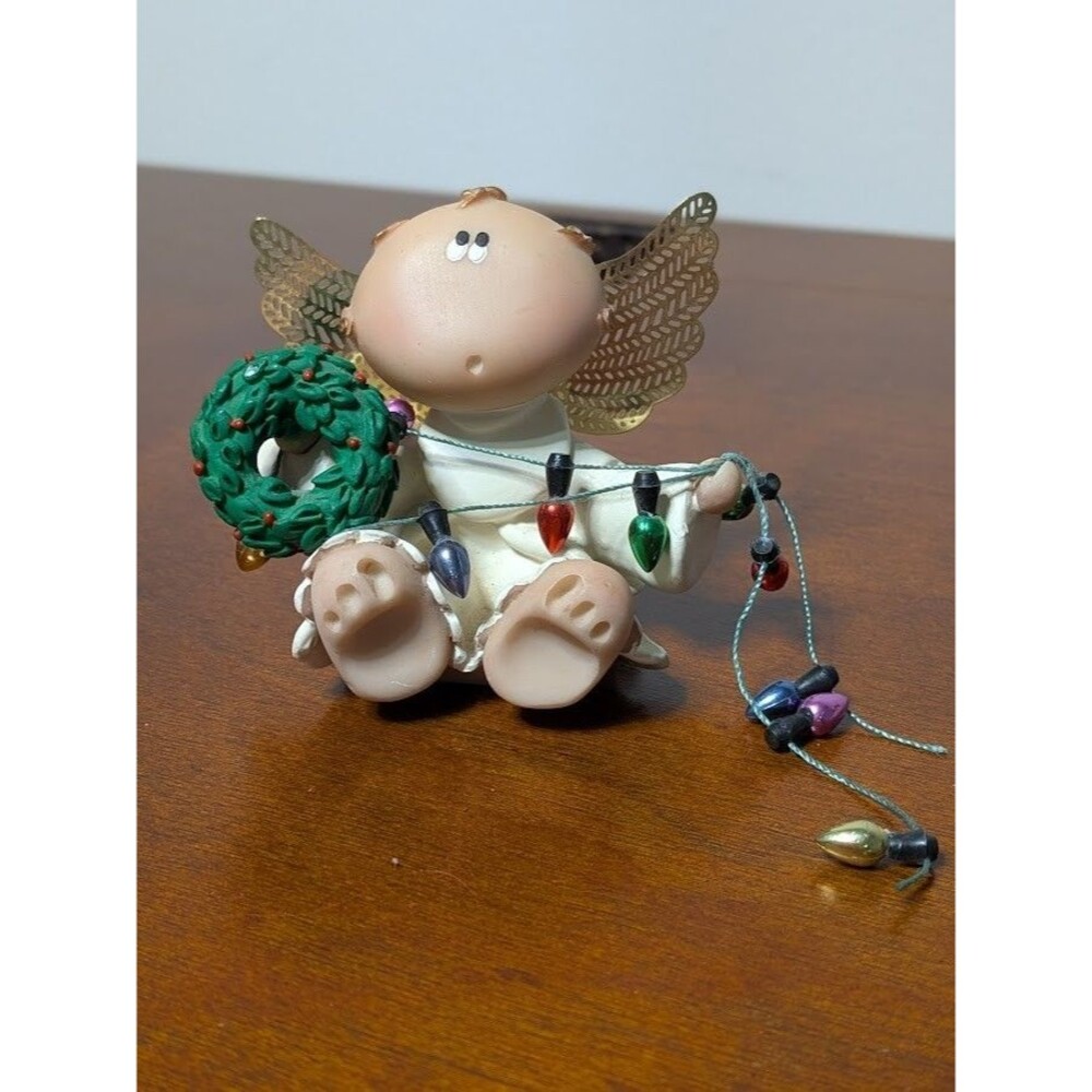 VINTAGE Kirk’s Kritters Angel Figurine Christmas Lights and WREATH Shelf sitter